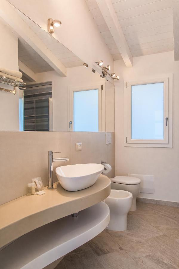 Controvento Bed & Breakfast La Maddalena  Bagian luar foto