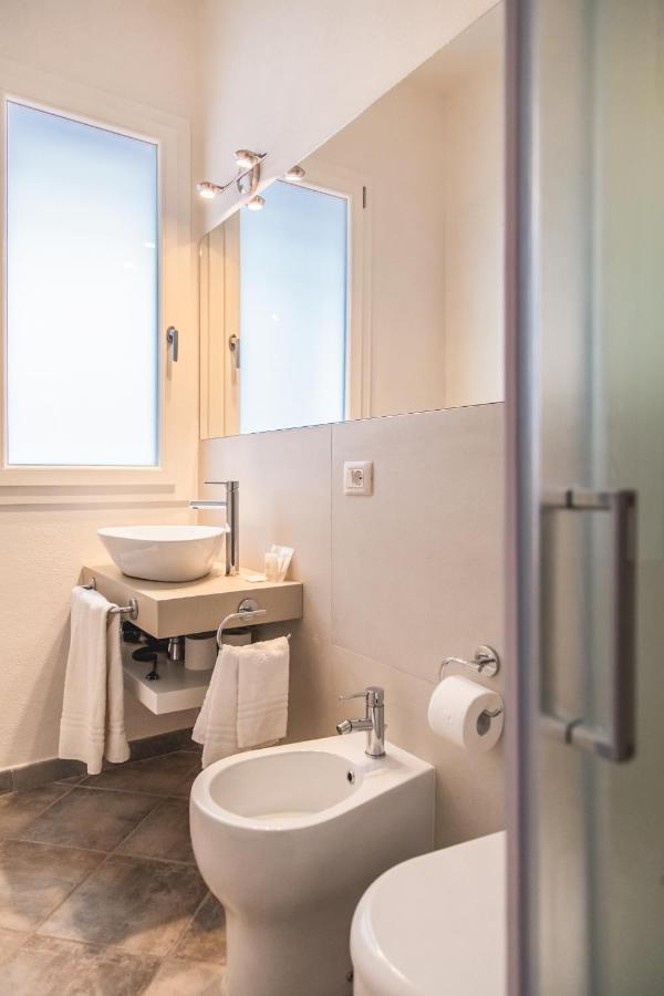 Controvento Bed & Breakfast La Maddalena  Bagian luar foto