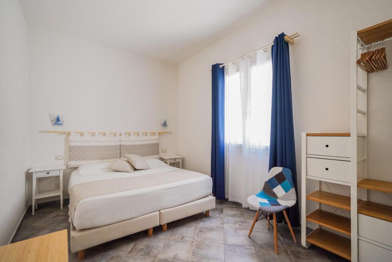Controvento Bed & Breakfast La Maddalena  Bagian luar foto