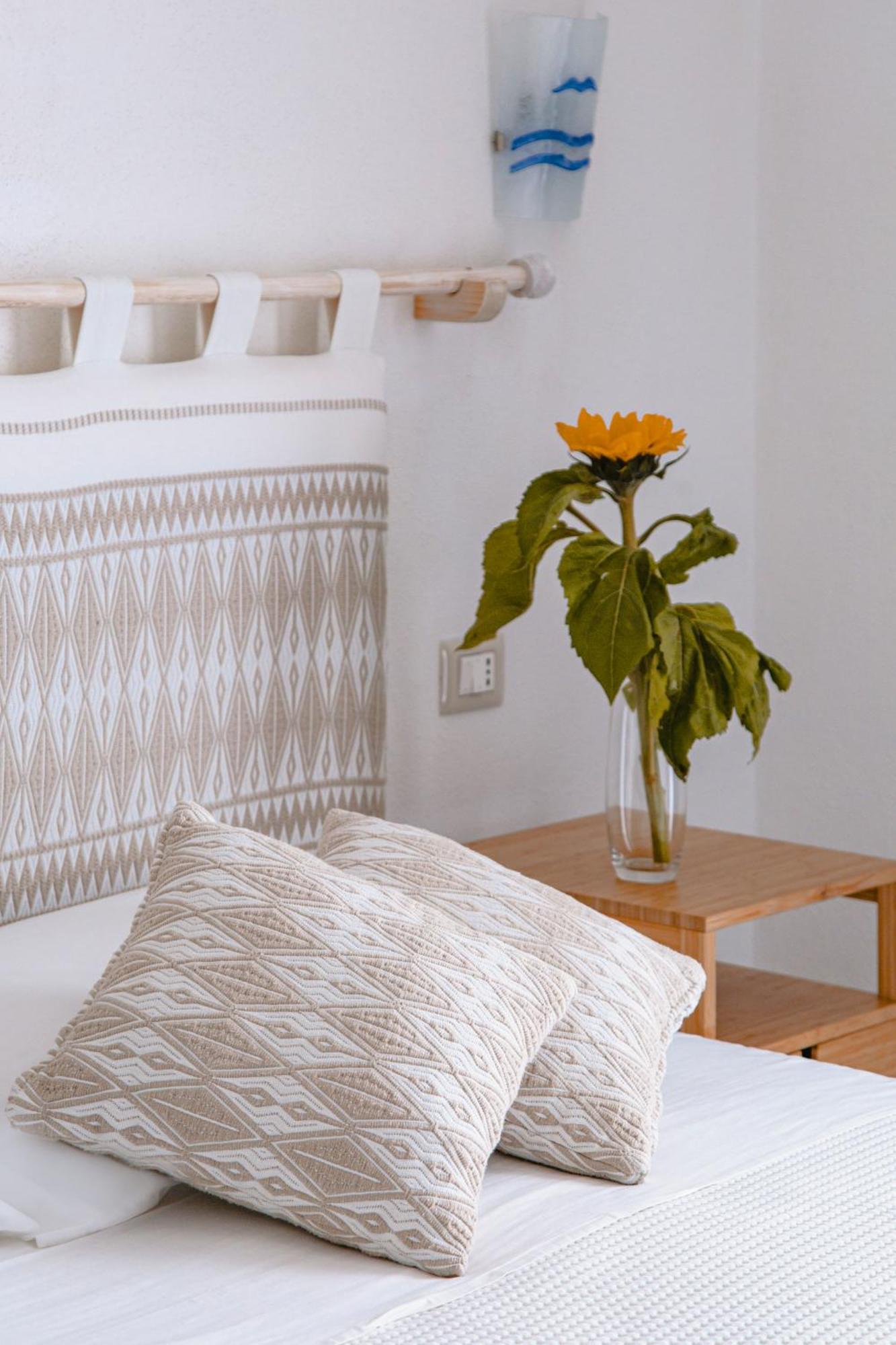 Controvento Bed & Breakfast La Maddalena  Bagian luar foto